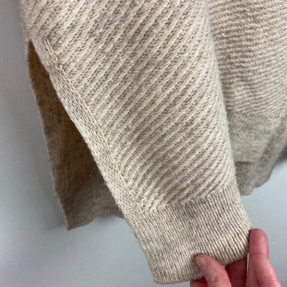 Saks Fifth Avenue‎ Soft V-Neck Ribbed Knit Sweater Size XS Pullover Minimalist - Picture 5 of 8